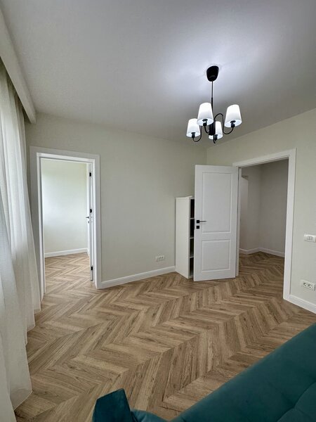 Gorjului, langa Piata si Statia de Metrou, Renovat  Premium